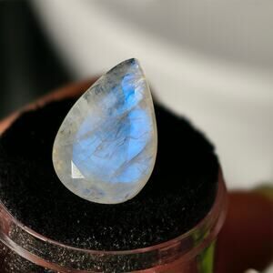 6.40ct Rainbow Moonstone Gemstone, India, Pear Cut